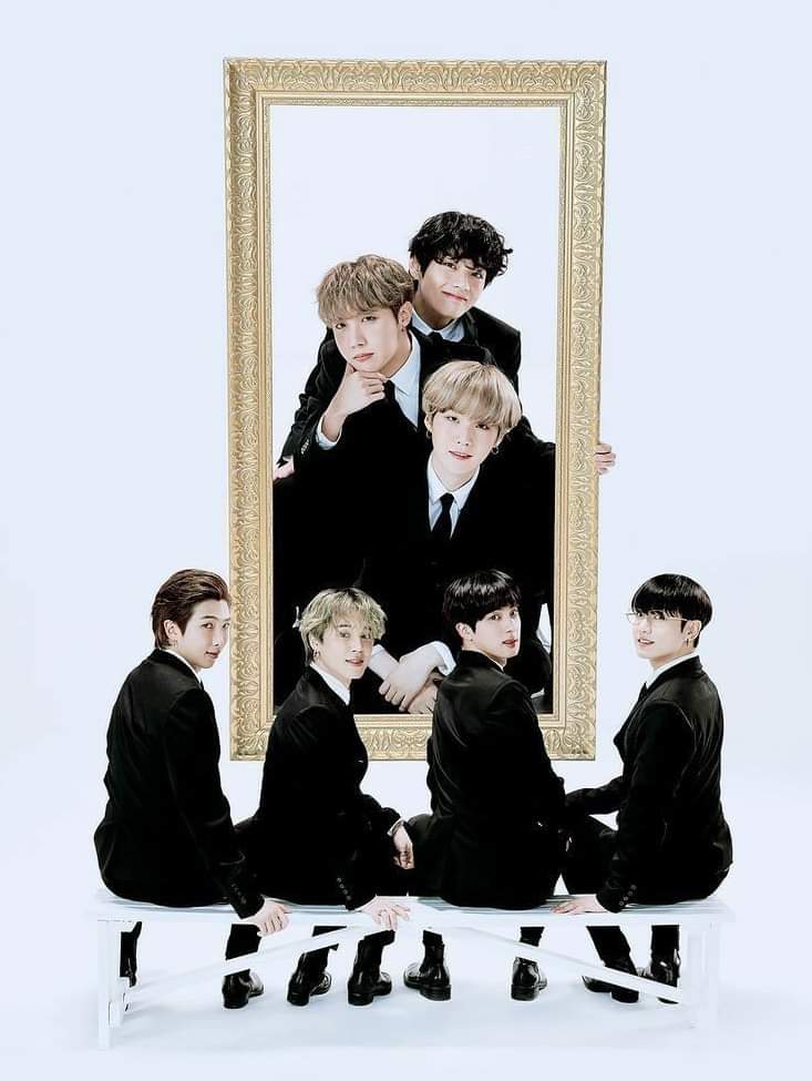 LiloPhyu's tweet photo. HAPPY ANNIVERSARY 9th years BTS
We grow so well together 9years with all of u .
I never ever regret my choice to choose all of u
I Borahae you more&amp;more 
Let stay together as forever
#Happy9thAnniversaryBTS 
13.6.2022 https://t.co/juzhr6RD1Q