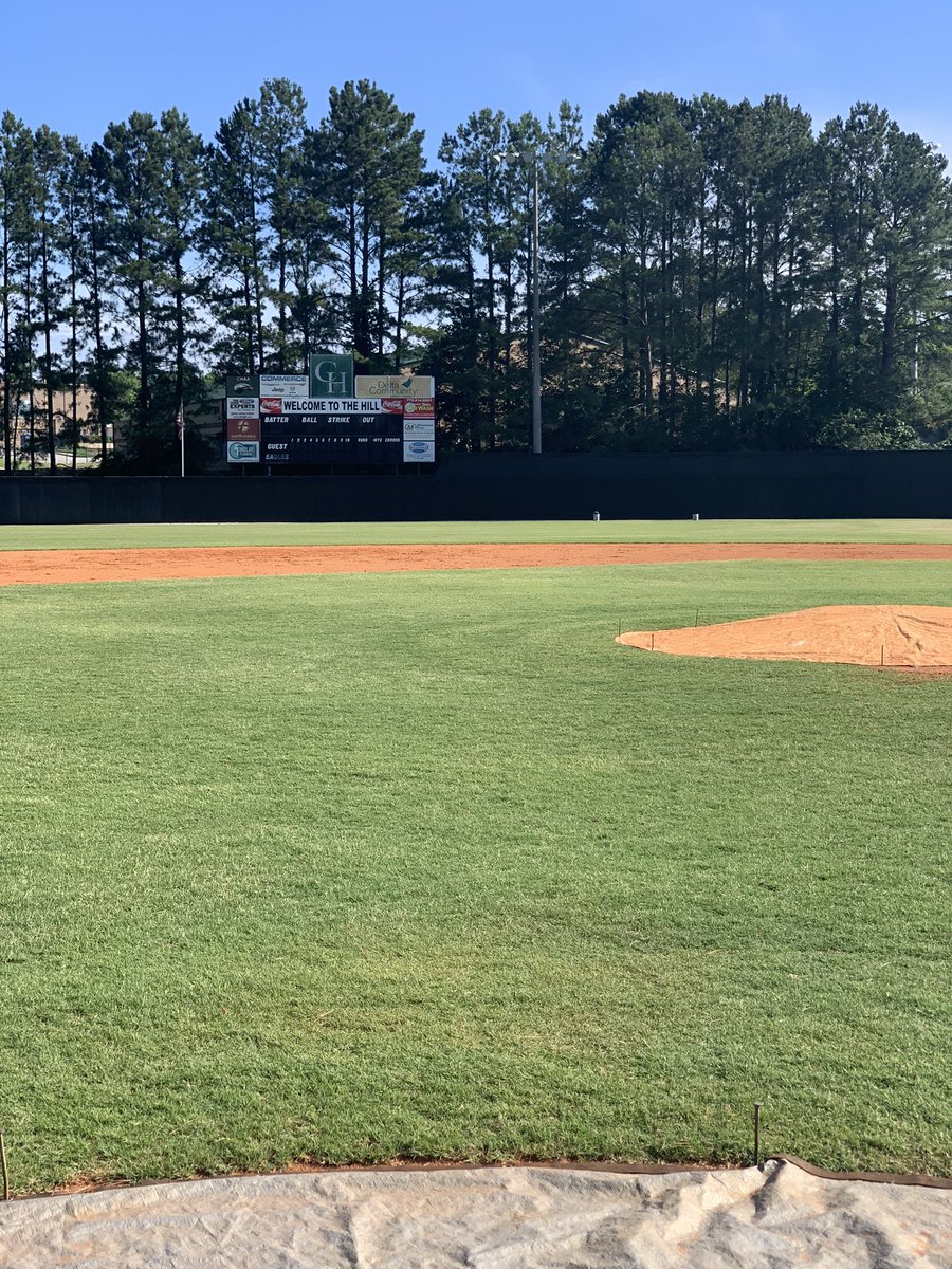 BASEBALL_CHHS's tweet photo. Need to give a shout out to our parents….they showed up and showed out yesterday!! We re-painted our wall yesterday morning and absolutely changed the look of our facility! Gave it a thorough ‘summer’ cleaning, too! #committednotinterested #expectgreatness #menbuiltforothers https://t.co/QXiBIFChjZ
