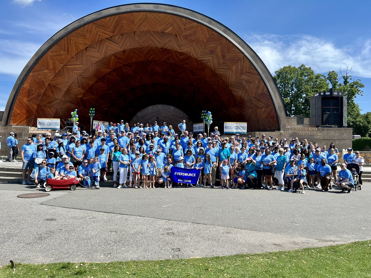 EversourceMA's tweet photo. It’s great to see so many family and friends here on the #CharlesRiver #Esplanade to support @BostonChildrens! #WalkforBCH @EsplanadeBoston #dcrhatchshell https://t.co/cl4Sw9Wz3j