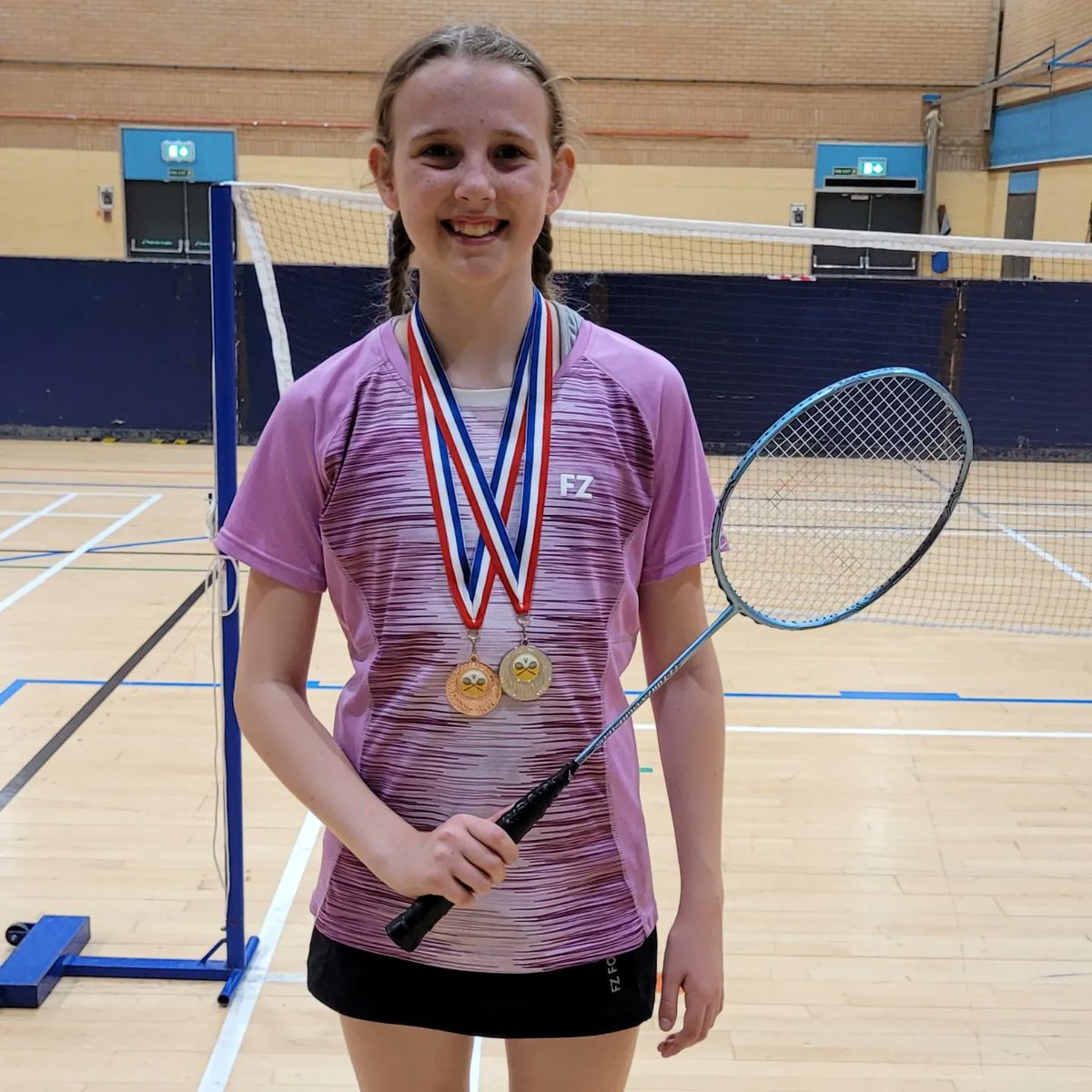 BadmintonImogen's tweet photo. Day 2 of the South West Championships. Bronze🥉 in U14/15s singles and Silver🥈 in girls doubles. 4 medals in 2 days so pretty happy🏸#FFOP #nwbp #badmintonengland #forzaplayer https://t.co/HSV7bqWb5K