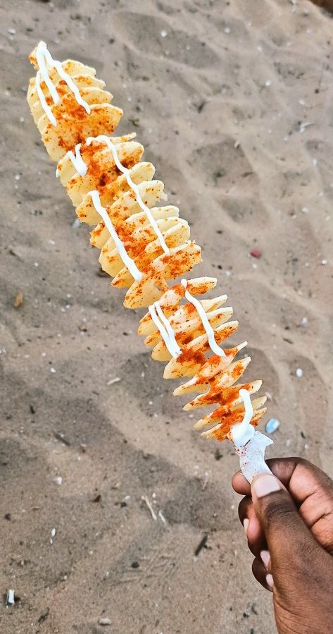 ungal_kums's tweet photo. Beach food is also gud 😊❤️
#beachvibes 
#fish 
#icegola 
#springpotato https://t.co/y4gljwBCyn