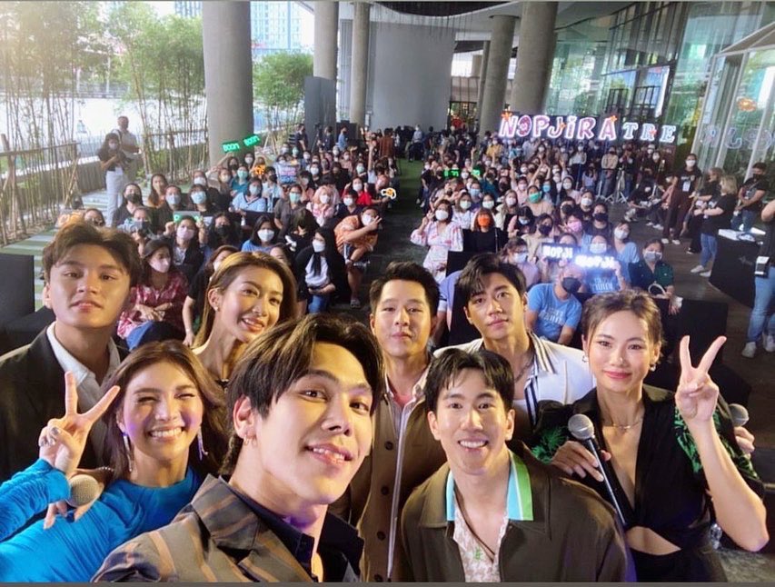 yingying_yy21's tweet photo. ขอบคุณทุกคนที่มาหาพวกเรานะคะ #loveyouall 💚💙
Meet &amp; Greet #เวลากามเทพ https://t.co/P7KqI8Y4q4