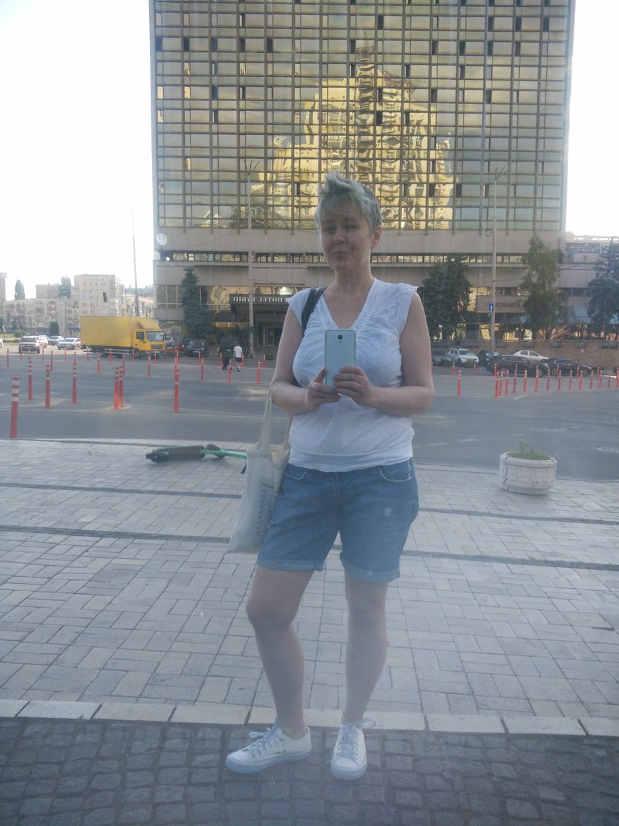 apetukhova's tweet photo. Day 109. The nation-wide war day count goes on.
#StopRussianAggression #DestroyRussianAggression #FreeKherson #FreeMariupol #UkraineIsFree
In the meantime, the wind is my best #hair stylist. https://t.co/nuXocxB1YE
