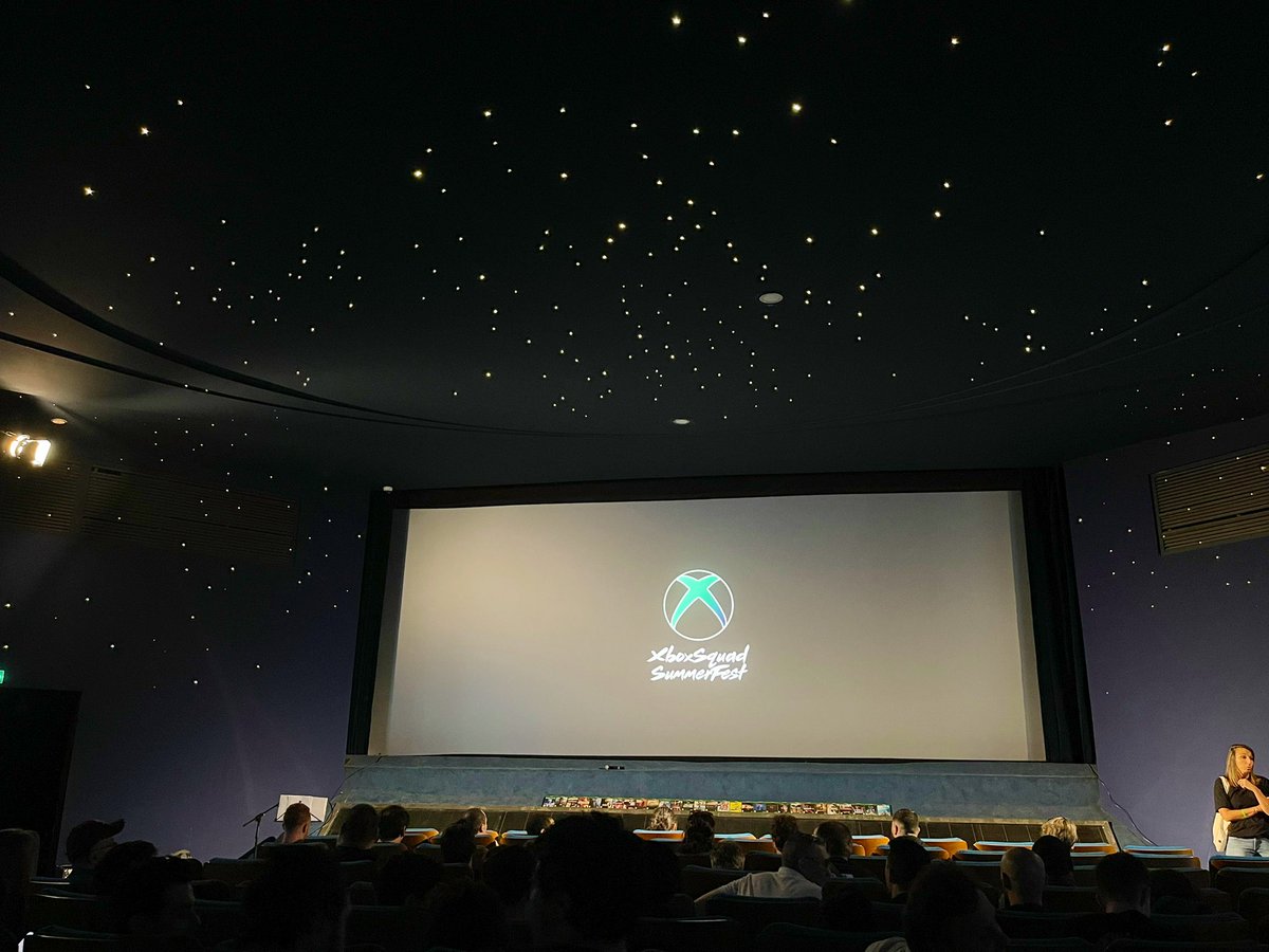 komy_niro's tweet photo. Allez on est bien chez @XboxSquadFr au #GrandRex !!!! 🤩🥳🔥
#XboxBethesda #SummerGameFest
#GamesShowCase @angie_dks https://t.co/ZrUt7MUc1Z