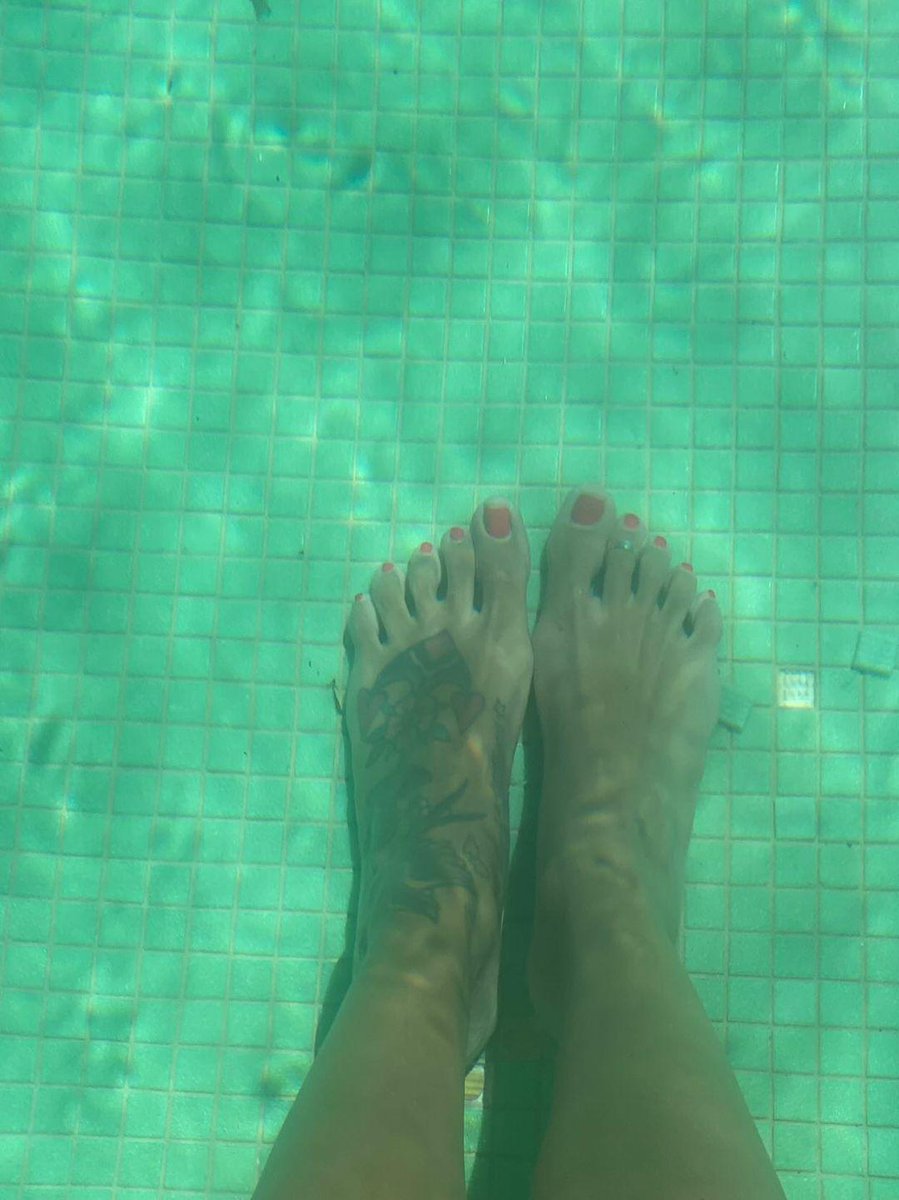 MoneySere's tweet photo. underwater π£ππΉπ©΄
keep spoilin' π£πΆπ³
#findom #youworkispend #tributes #moneymiss #greedyfeet #spoilme https://t.co/S4utA18XPi