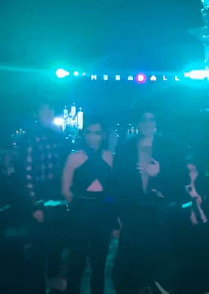 ayskrimnidarren's tweet photo. SORI HA PERO TAWANG-TAWA TALAGA AKO DITO HAHAHAHAHAAHAHAHAHA YES DARREN??

KYRREN MEGAmazingBALL
#TheMEGABallDARREN
#TheMEGABallKyline https://t.co/YLWjhs7ksY