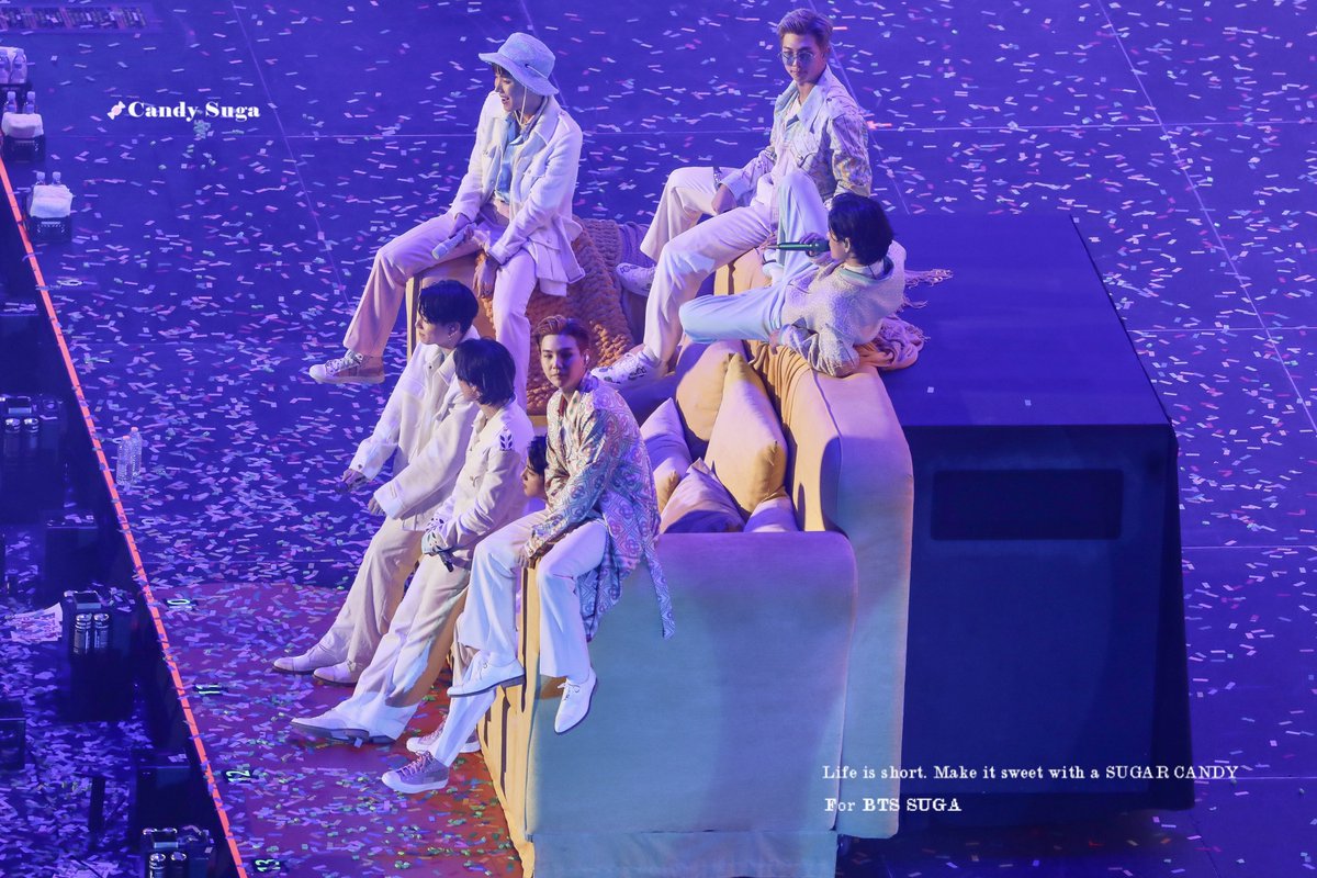 candySUGA309's tweet photo. 방탄소년단의 데뷔 9주년을 축하합니다

THE BEST IS YET TO COME

#방탄_9주년_축하해
#BTS9thAnniversary https://t.co/RnM3r4uOcc