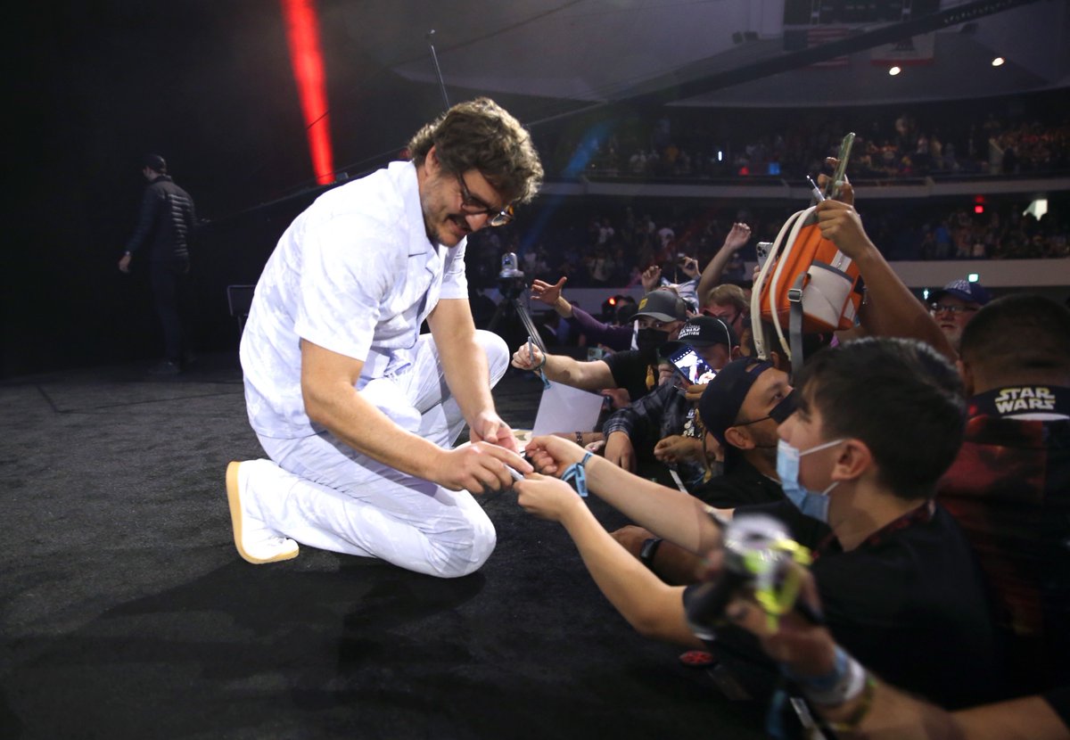 pascal_network's tweet image. Photos: Star Wars Celebration Events 2022 pedro-pascal.com/2022/06/12/pho… #PedroPascal