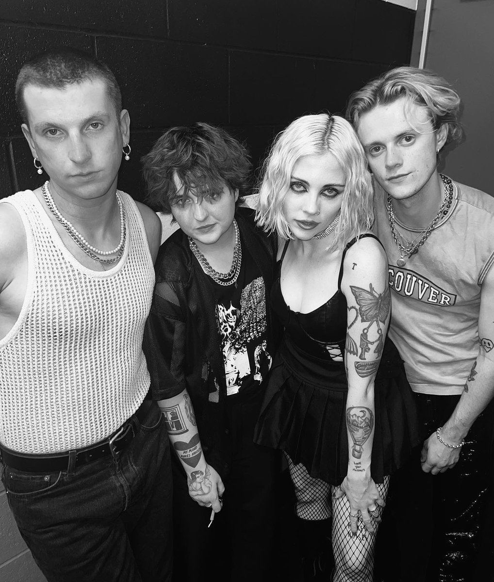 palewaves's tweet photo. First night with @5SOS was fun🍒 https://t.co/LcaGpvEie3