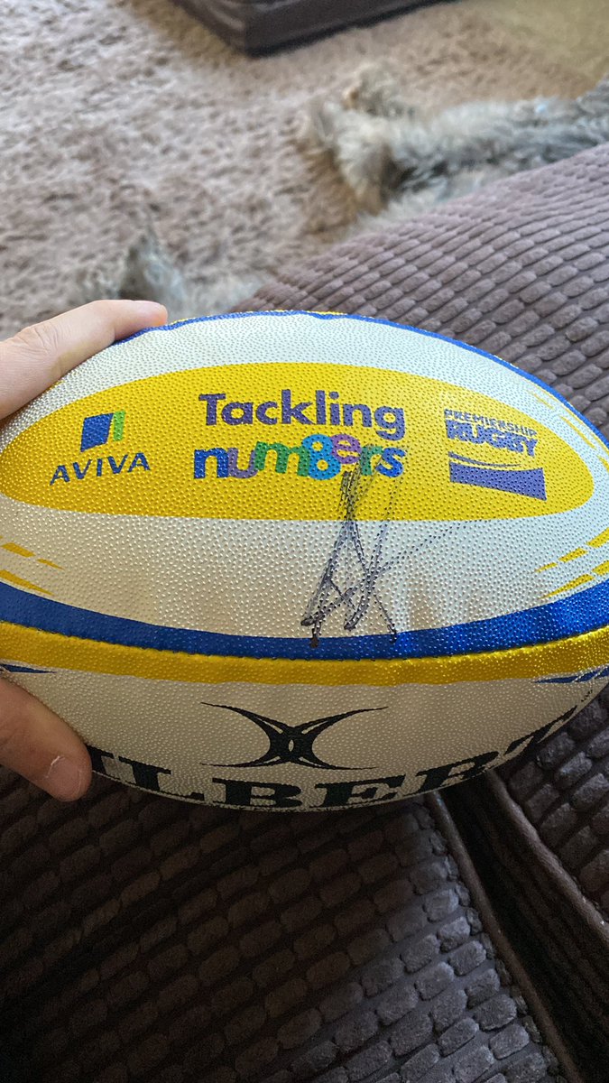 beolan's tweet image. Great day at the rugby yesterday and a good win for tigers! My youngest was lucky enough to catch one of the signed balls but we didn’t see which player had signed it! Does anyone recognise this signature? @LeicesterTigers @TigersLeicester @rollingmaulpod @EllisGenge