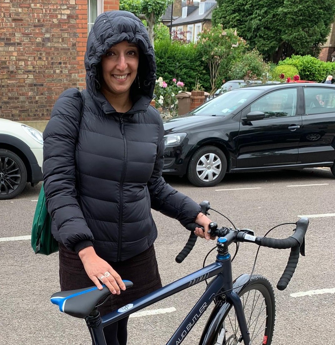 haringeycouncil's tweet photo. Having not used a bike for quite a few years, Sarita opted for this slick black one from @peddlemywheels' 'Try Before You Bike' scheme ahead of a cycling holiday to Wales 🏴󠁧󠁢󠁷󠁬󠁳󠁿 with her partner.

For more, click -> https://t.co/Z17qenIqbp #ActiveTravel #BikeWeek #IAmHaringey 😀🚲🌍 https://t.co/HR3iL5C6Qe