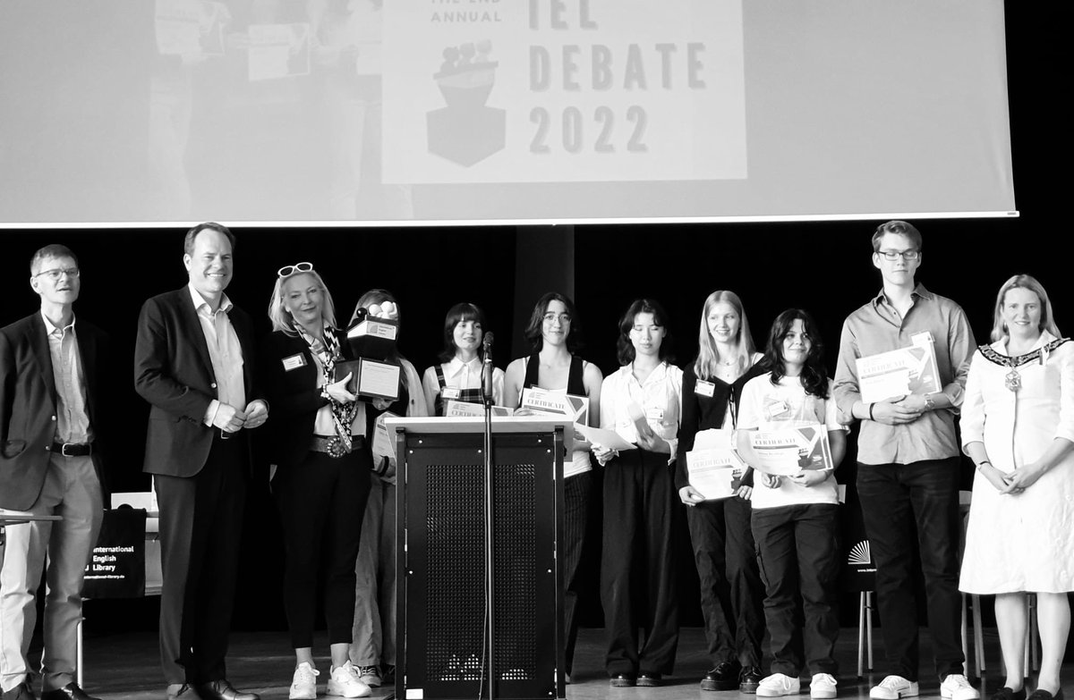 RafeCourageFCDO's tweet photo. Reading-Düsseldorf 75th anniversary events continued! An inspiring schools debating competition, run by the #InternationalEnglishLibrary & won by Max Planck Gymnasium, followed by #EnglishTheatreDüsseldorf’s stunning premiere of Romeo & Juliet at a ruined castle by the Rhine! https://t.co/Gi5SpKTUgc