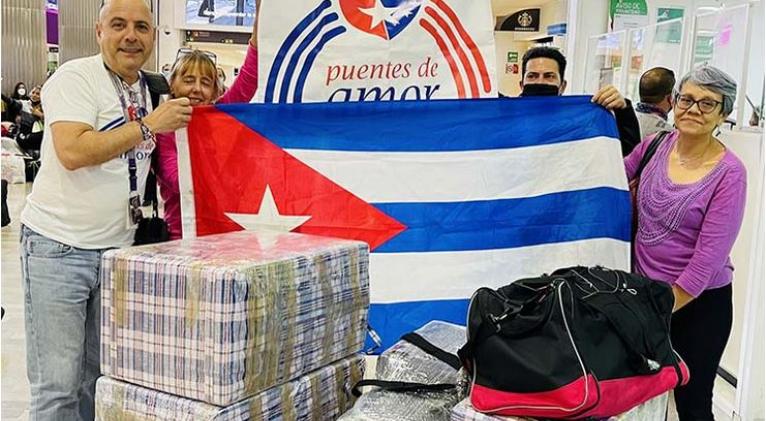 ElNecio_Cuba's tweet photo. Llega a #Cuba donación médica de grupos de solidaridad de #EEUU:

Donación de productos esenciales para la realización de trasplantes de hígado a ocho niños #cubanos que esperan ser intervenidos.

Gracias, @Puentesdeamor1 https://t.co/NxoAPAKNEZ