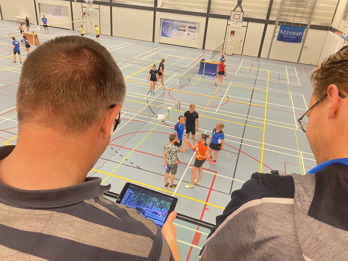 BCHillegom's tweet photo. Als je niet speelt, dan moedig je natuurlijk je clubgenoten aan. Of Max. #NAT2022 https://t.co/owNDRJI9f3