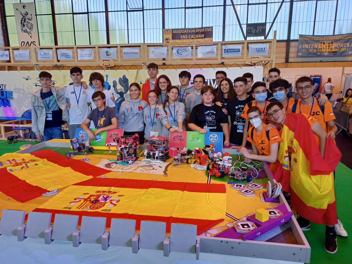 IES_IgnacioEllacuria tweet media