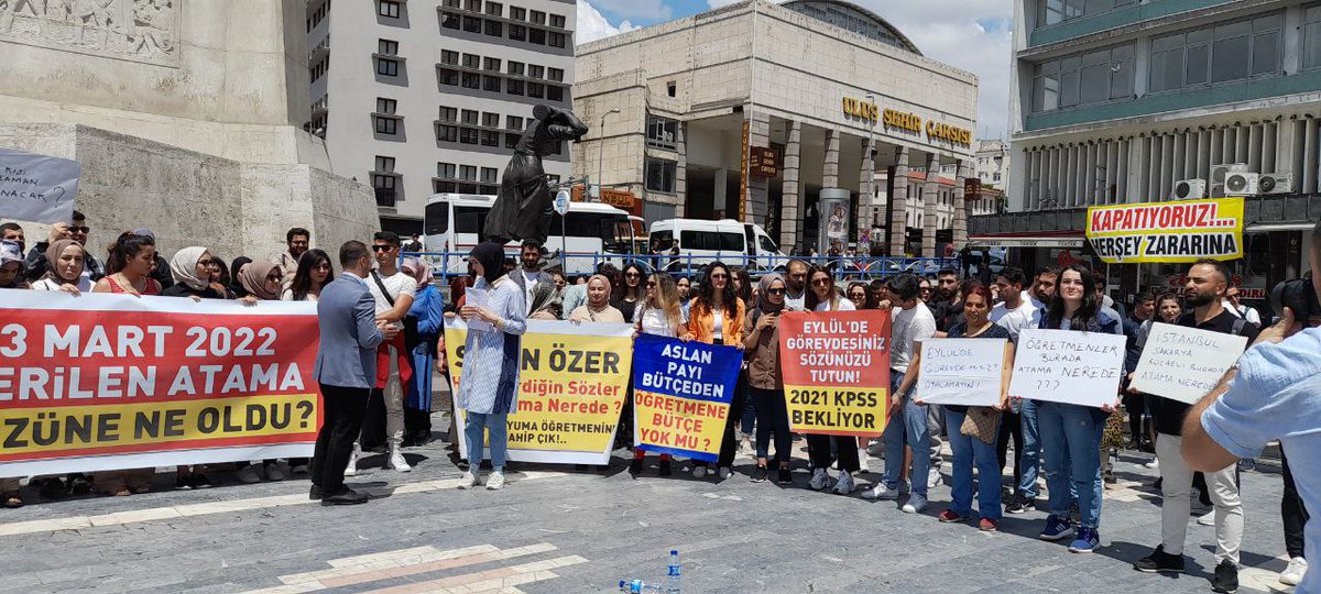 Öğretmen Ankarada 102 gün önce sözü verilen atama ne oldu?
<a href="/tcmeb/">Millî Eğitim Bakanlığı</a>
<a href="/RTErdogan/">Recep Tayyip Erdoğan</a>
<a href="/CBegitimogretim/">TCCB EĞİTİM VE ÖĞRETİM POLİTİKALARI KURULU</a>
#AnkaraninSesi21KPSS