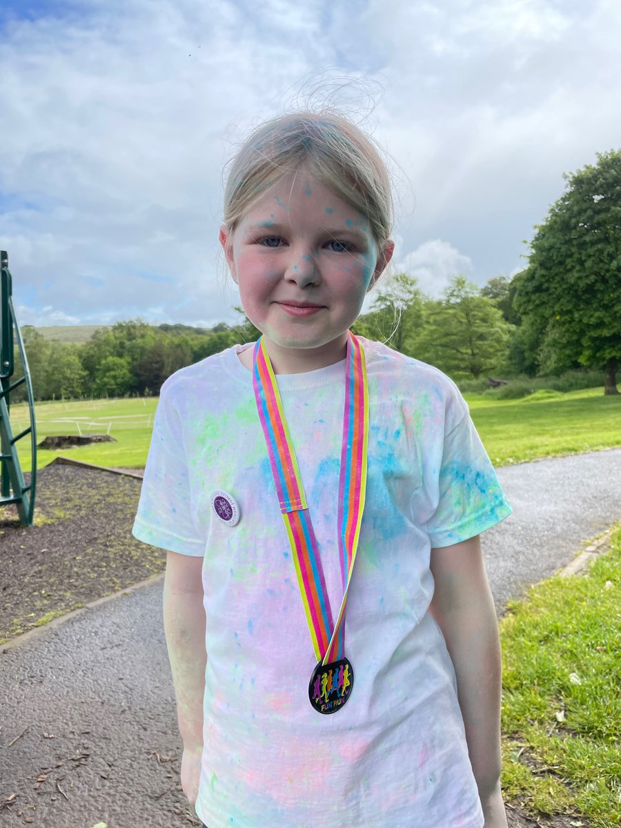 DeniseMcCaffer5's tweet photo. The Mccafferty’s took part in a family colour fun run this morning at Calderglen. @WoodheadPrimary https://t.co/jr7Hr9r35J