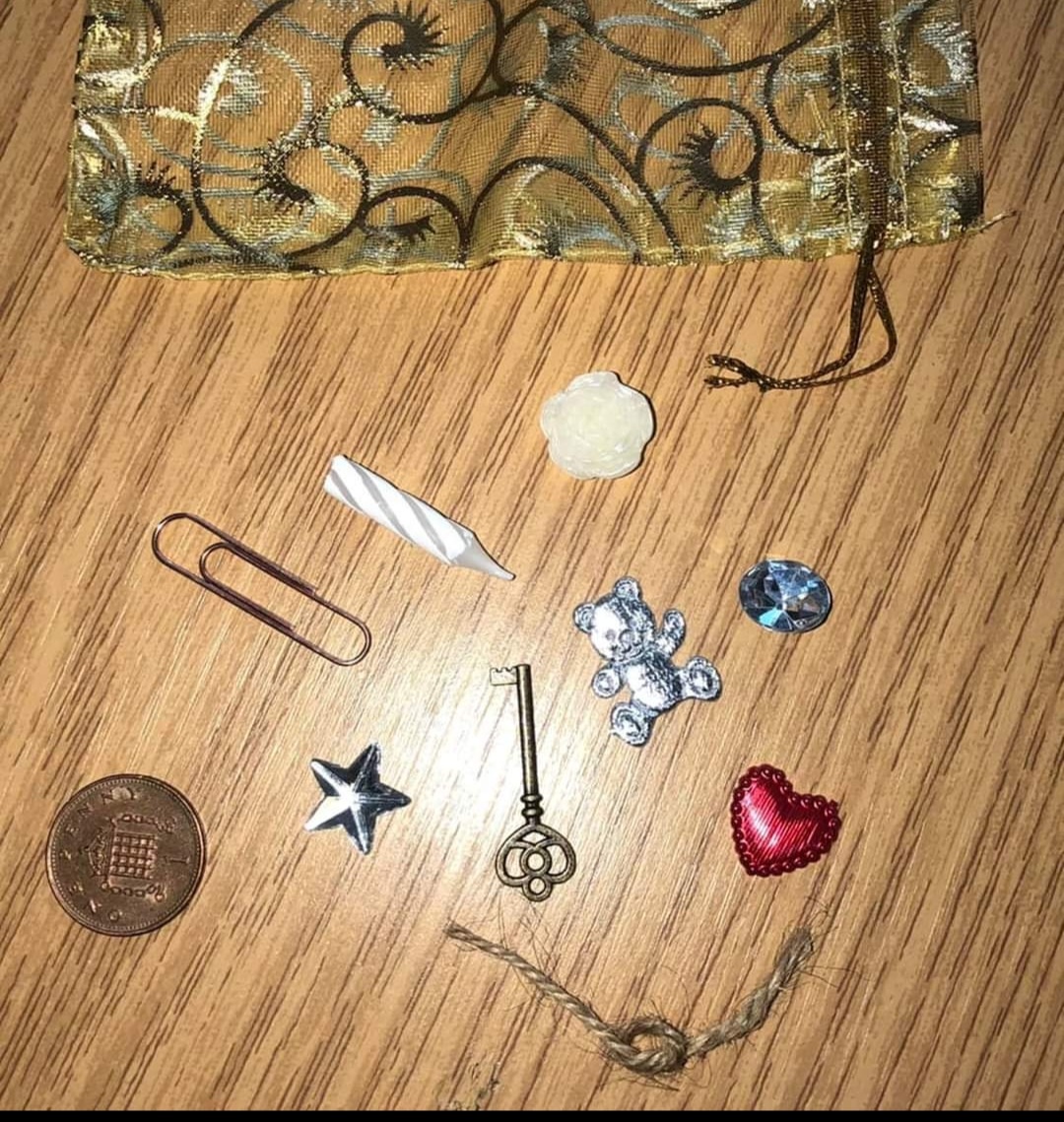 Dolphincontrol's tweet photo. Tomorrow #CRAFTEA will be making bags of 10 little wishes, as well as crochet, knitting and nattering and making flowers 😊 come and join us at Community Hub South at 1pm until 3pm for crafting fun and friendship 😊 @HartlepoolHubs @ClsHartlepool https://t.co/JK455DbmfP