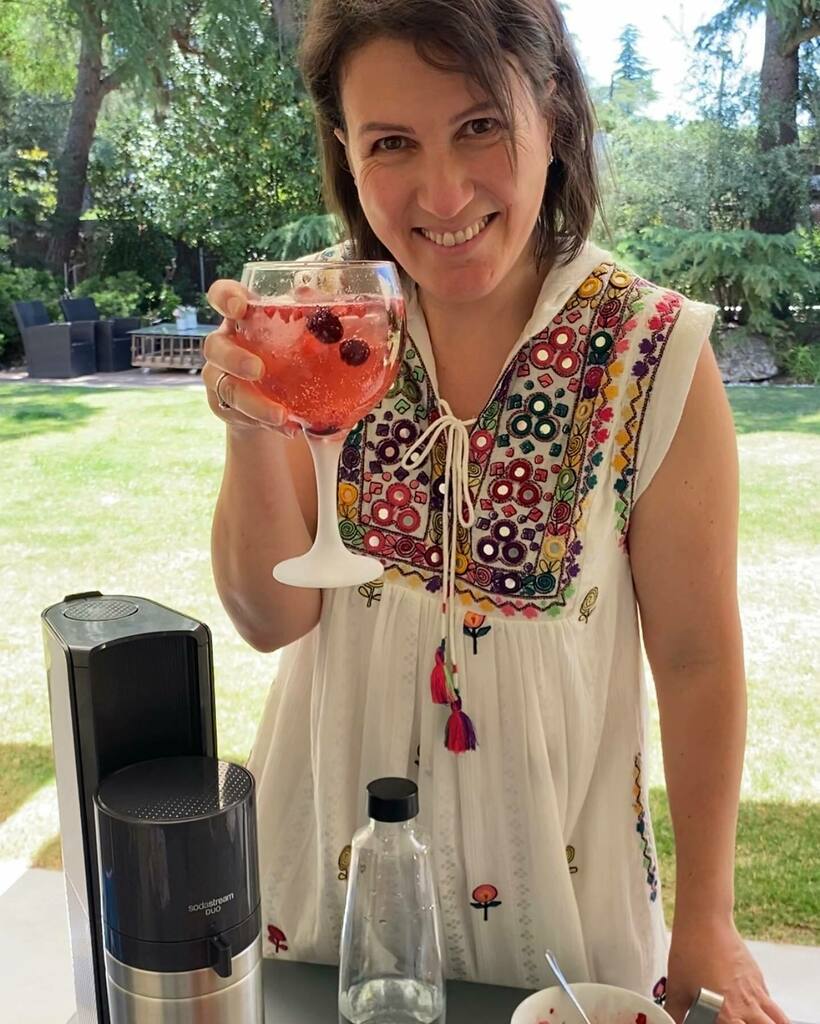 Belén Otero (@cocinarpara2) on Twitter photo ¡¡NUEVO SORTEO!!
.
💦Hola a tod@s!
De la mano de <a href="/sodastream/">Soda Stream</a>.es os traigo un refrescante sorteo. Sorteamos una máquina gasificadora de agua DUO. Es fantástica y viene con dos botellas, una de plástico y otra de cristal, para que puedas utilizar en c… instagr.am/p/Ces6kmurKXw/ ¡¡NUEVO SORTEO!!
.
💦Hola a tod@s!
De la mano de <a href="/sodastream/">Soda Stream</a>.es os traigo un refrescante sorteo. Sorteamos una máquina gasificadora de agua DUO. Es fantástica y viene con dos botellas, una de plástico y otra de cristal, para que puedas utilizar en c… instagr.am/p/Ces6kmurKXw/