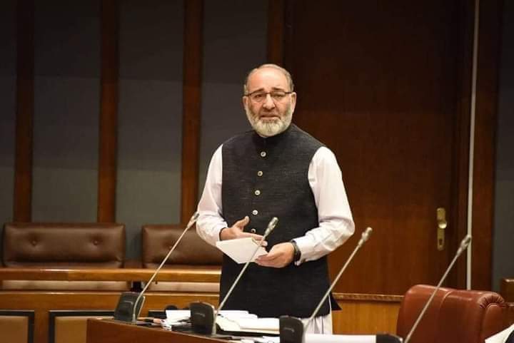 JadoonUmm's tweet photo. #CorruptionFreePakWithJI https://t.co/PK1dHzG6j3