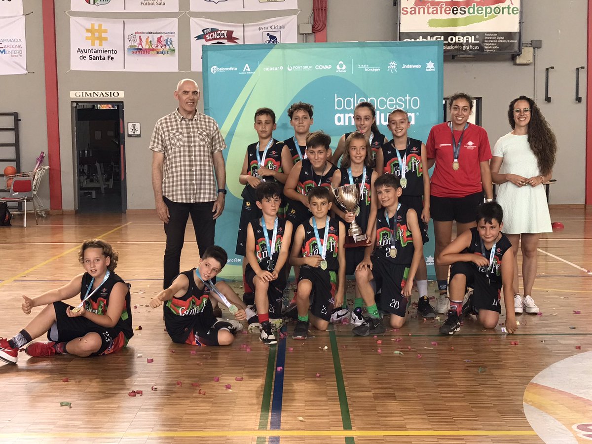 FABGranada's tweet photo. 🏆¡¡ 📣 Final Minibasket Mixto Preferente!!
Campeón medalla 🥇 CB SANTA FE @clubbasketstf
#FABGrFMM
📱 #AficiónFAB https://t.co/E6gcPn0hXU…
#Valorcesto https://t.co/QeSXDTmRbe