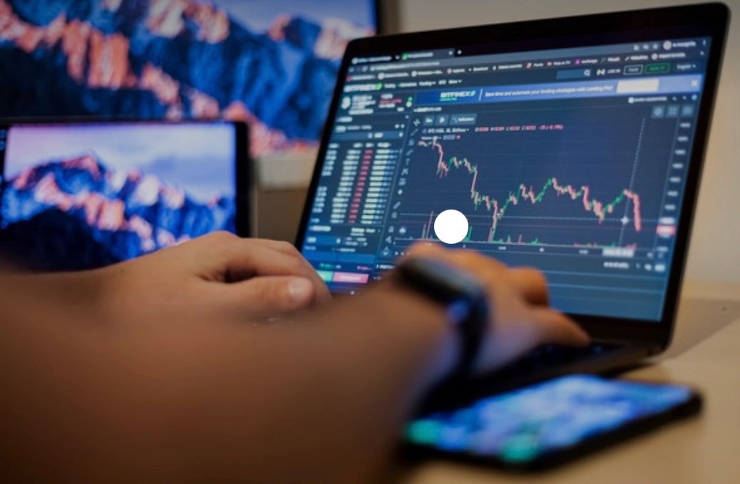 LookeyGibson's tweet photo. It's not always easy to do what's not popular, but that's where you make your money. Trade with my daily  signals and thank me later https://t.co/KHUjAprjdM