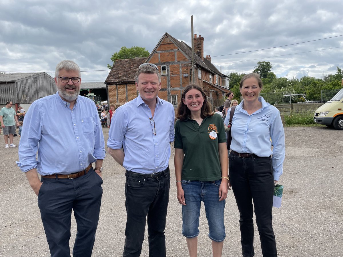 RichardHRBenyon's tweet photo. At Row Farm near Bracknell with Ali who opens her amazing farm as part of #LOFS. The idea a wonderful legacy for the late Caroline Drummond https://t.co/bGErgCGyEQ