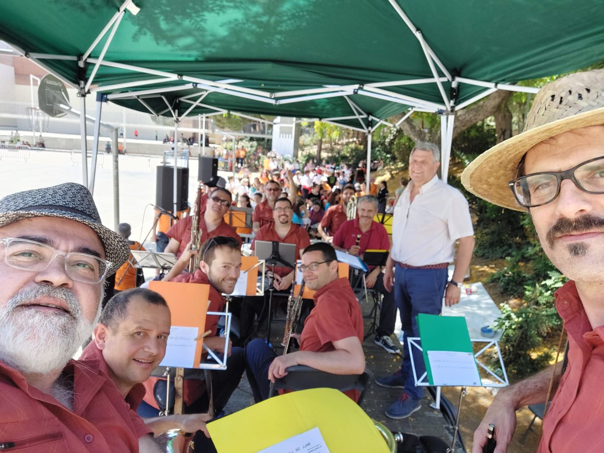 Aquest any, sí! Roda d'Esbarts 2022 al Parc del Clot de Barcelona. Gràcies per comptar amb nosaltres un any més! <a href="/EsbartSantJordi/">Esbart Sant Jordi</a>