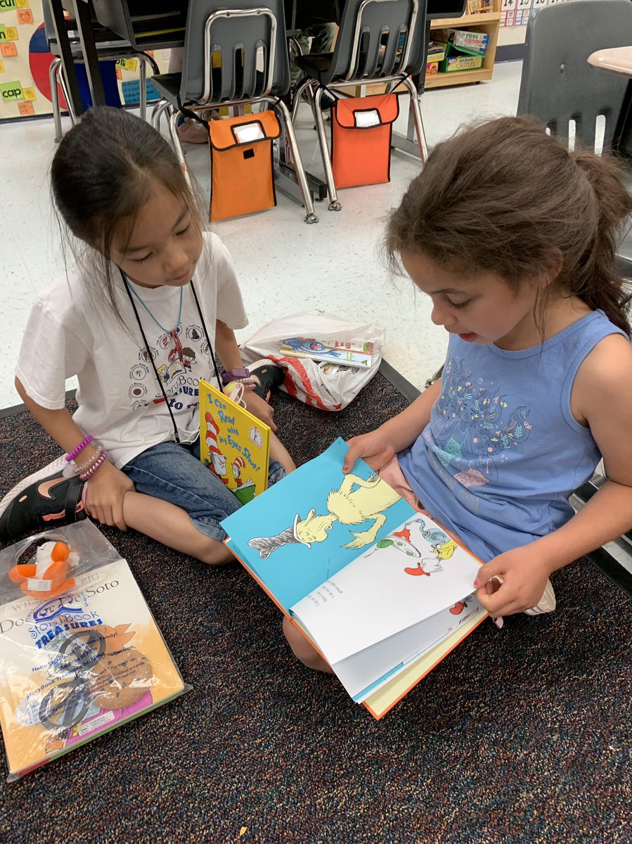 Serone_Students's tweet photo. Our class celebrated another wonderful year of StoryBook Treasures with our reading buddies. K and 1st students reading and discussing their books with such confidence. Thanks @StoryBookTreas for the gift that keeps on giving! ❤️📚🐾 https://t.co/ezjnT9C8gp