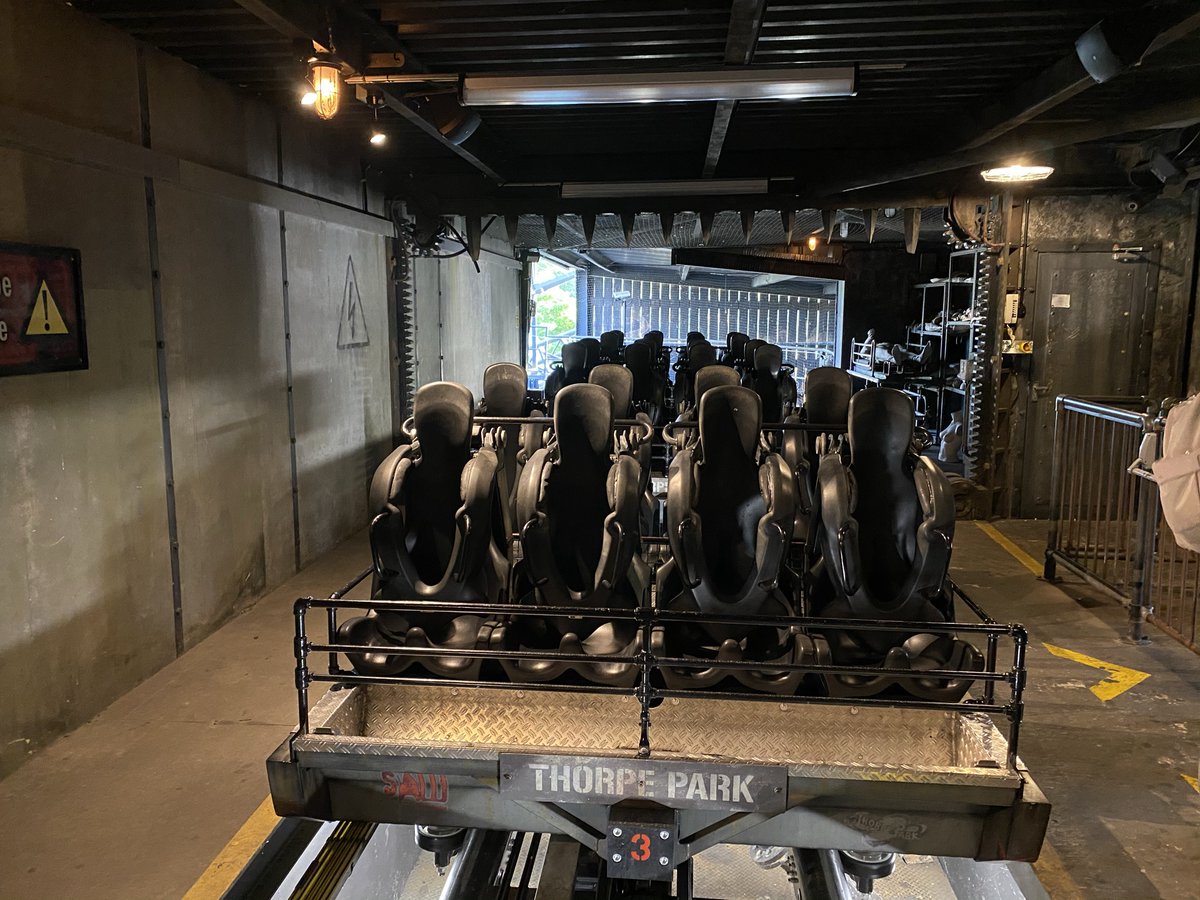 lucybluetiful's tweet image. I had an amazing day @THORPEPARK thanks to @AttractionSc yesterday.  It was so great to see everyone plus new people I hadn’t met before.  Fantastic finish to the day with an awesome behind the scenes tour of Saw The Ride - so cool too! #SouthernScreamer😀