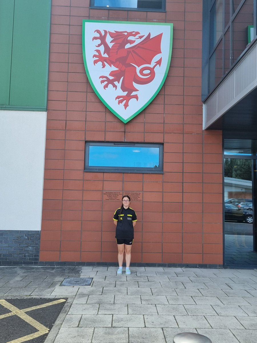 LukeBaker3's tweet photo. Straight from @DragonParkWales doing her practical reffing assessment to @LondonStadium to watch @socceraid maybe Lilly could ref the second half after passing this morning 🤣🤣 give @Carra23 @GNev2 🟥 @jadetb86 @GraigVillaDino @FAWales @swwgl https://t.co/YZr7DzvYu3