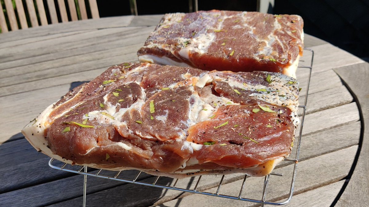 OxfordPig's tweet photo. Smoking #OSBPork #bacon. Back bacon & collar bacon. Dry curing for 5 days now to be cold smoked. Our #OSBPG supporters know how to enjoy their own produce. #OSBPork #delicious #Bacon #britishfarming Join us https://t.co/cM2HKhJtBZ and let us show you what #OSBPork is all about https://t.co/cri9UxoW55