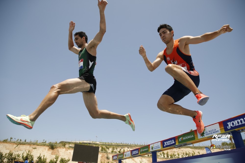 atletismoRFEA's tweet photo. Tras el 1.500m y el 3.000m obstáculos, las primeras posiciones parecen claras de cara al ascenso
 #LigaJoma #CEclubes 

A falta de 3⃣ pruebas
Clasificación provisional
@LHospiAtletisme
 @cornellaatletic

🔗 https://t.co/oI9AsoyxdO
@LaLigaSportsTV 📺 https://t.co/4jYi4wAYJk https://t.co/782U00r1s9