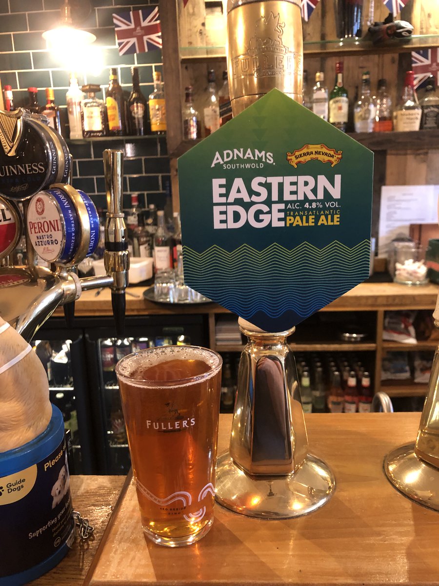 WhiteHart_Hotel's tweet photo. Adnams and Sierra Nevada have collaborated on Eastern Edge pale ale, to celebrate the role of the world wide beer community in Adnams 150-year history.

The UK and US varieties of Cascade and Chinook hops bring floral and resinous notes of grapefruit, lychee, and pineapple.😮🤩 https://t.co/vEzyEiT8RJ