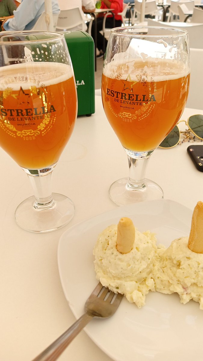 En Baza disfrutando de la región, que ganas tenía de probar la nueva cerveza de trigo de <a href="/estrellalevante/">Estrella de Levante</a> 🍻🍻