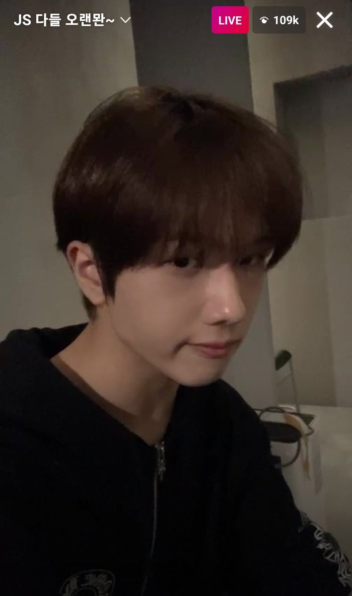 SM_NCT's tweet photo. [LIVE] 220612 #JISUNG is currently live on Instagram!

Catch him live before it ends:
https://t.co/2GKvwHDLOm

#NCT #NCTDREAM https://t.co/9bzZYe0jyb