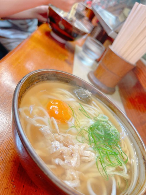 そして私の提案で、呉にうどんを食べに行きました笑 移動距離やば笑笑
ほっっっっんとにいい日曜日だったわ、楽しかった
うどんうめぇーーーー◥█̆̈◤࿉‖ 