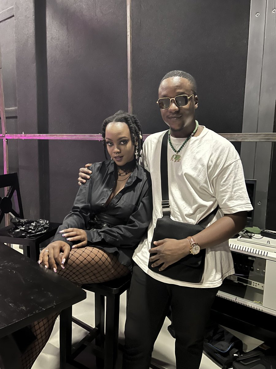 On set today cooking with the talented @Likkle_Bangi @papaT256 🚀👨🏾‍🍳

Are you subscribed to the Xpressions YouTube channel? 😏

youtube.com/c/XPRESSIONSUG

#XpressionsUG