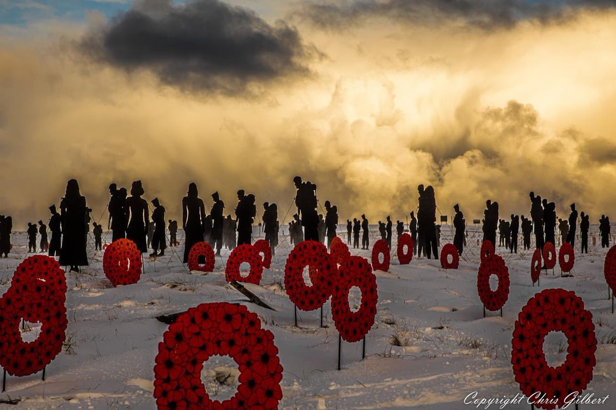 An emotional time for Falkland Islanders as Liberation Day draws close & we relive dark days. This photo of Standing With Giants and a coming storm moved me deeply. Thanks Chris Gilbert for allowing me to share.
#falklandislands #Falklands40 #WeWillRememberThem #sama82