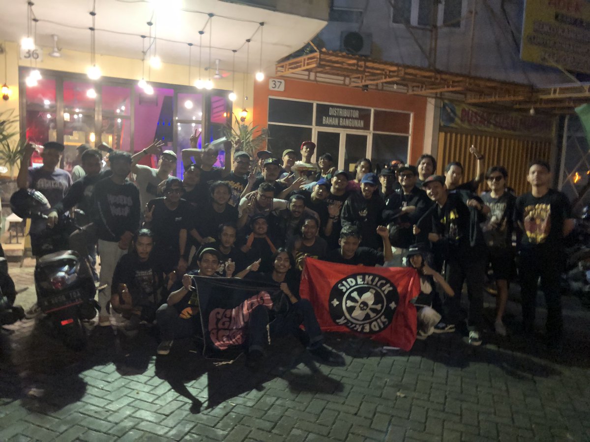 pemuda_berbakti's tweet photo. menyelesaikan akhir pekan dengan gembira, terimakasih sidoarjo dan madiun! https://t.co/uyH5ayWEfg