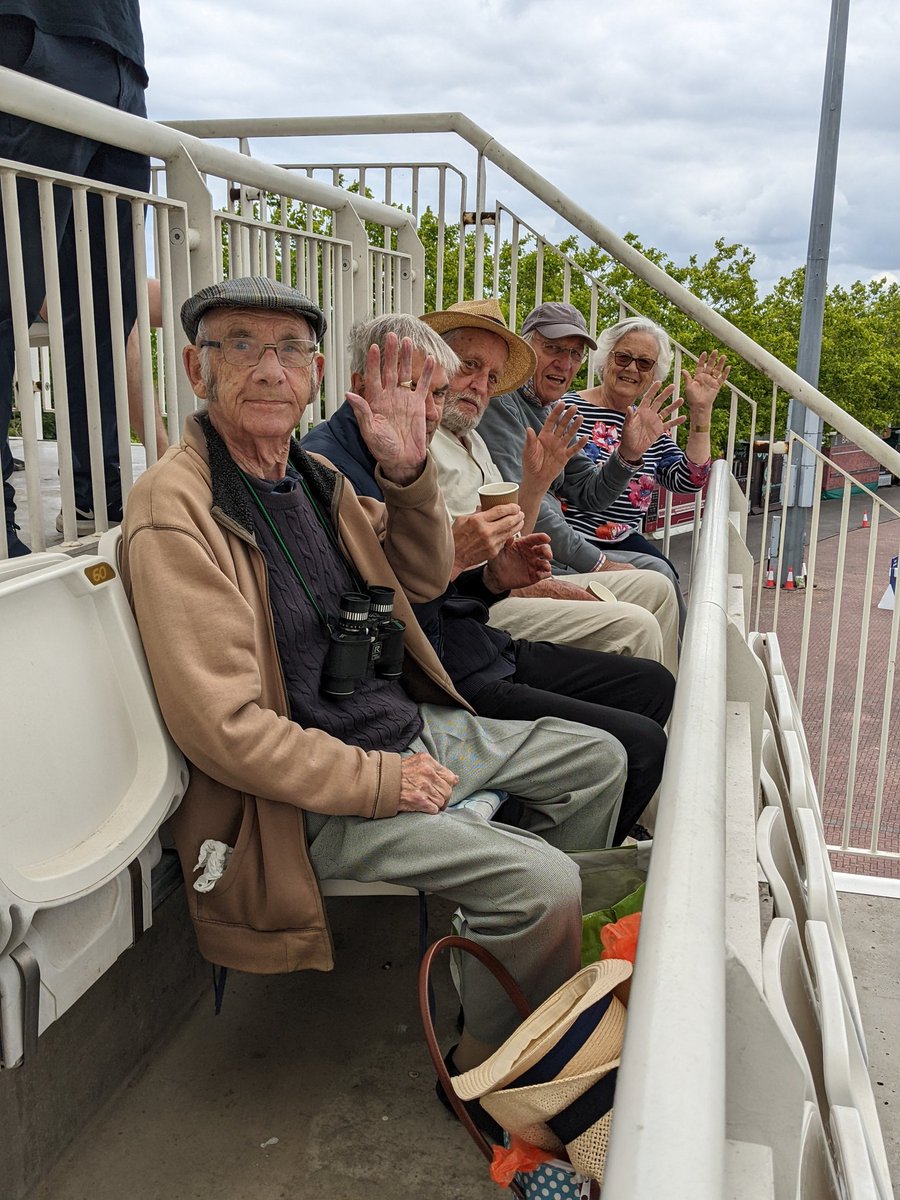 DemFriendsAlton's tweet photo. Members of Dementia-friendly Alton enjoying a day out at the cricket as part of the Memory Day offered by the #TheAgeasBowl - thank you so much @DFHampshire - it's great to be part of your out and about group https://t.co/PagrINnzRH