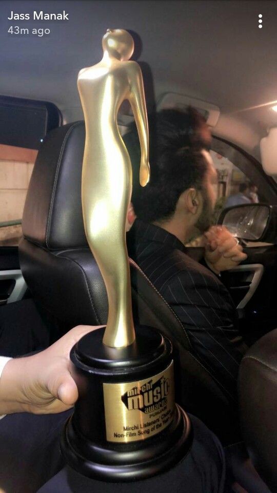 anuja_001's tweet photo. Aşk (laal dil)
#4YEARSOFPRADA #PRADABOY https://t.co/bNh5UXQlRz