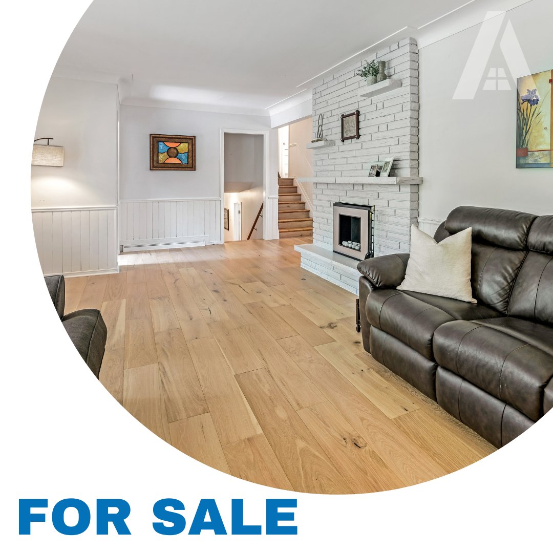 1steveaugustine's tweet photo. 🏡FOR SALE!
🌎 https://t.co/CGC3FpQa2x 🌎

FANTASTIC CURB APPEAL IN THIS GRIMSBY HOME! OVERSIZED 87 X 125 SQ. FT. LOT, SEPARATE ENTRANCE TO LOWER LEVEL!!

Call 📞 Text 📱 or Email 💻 289-235-8000 | info@steveaugustine.com https://t.co/bbrjIndKOf