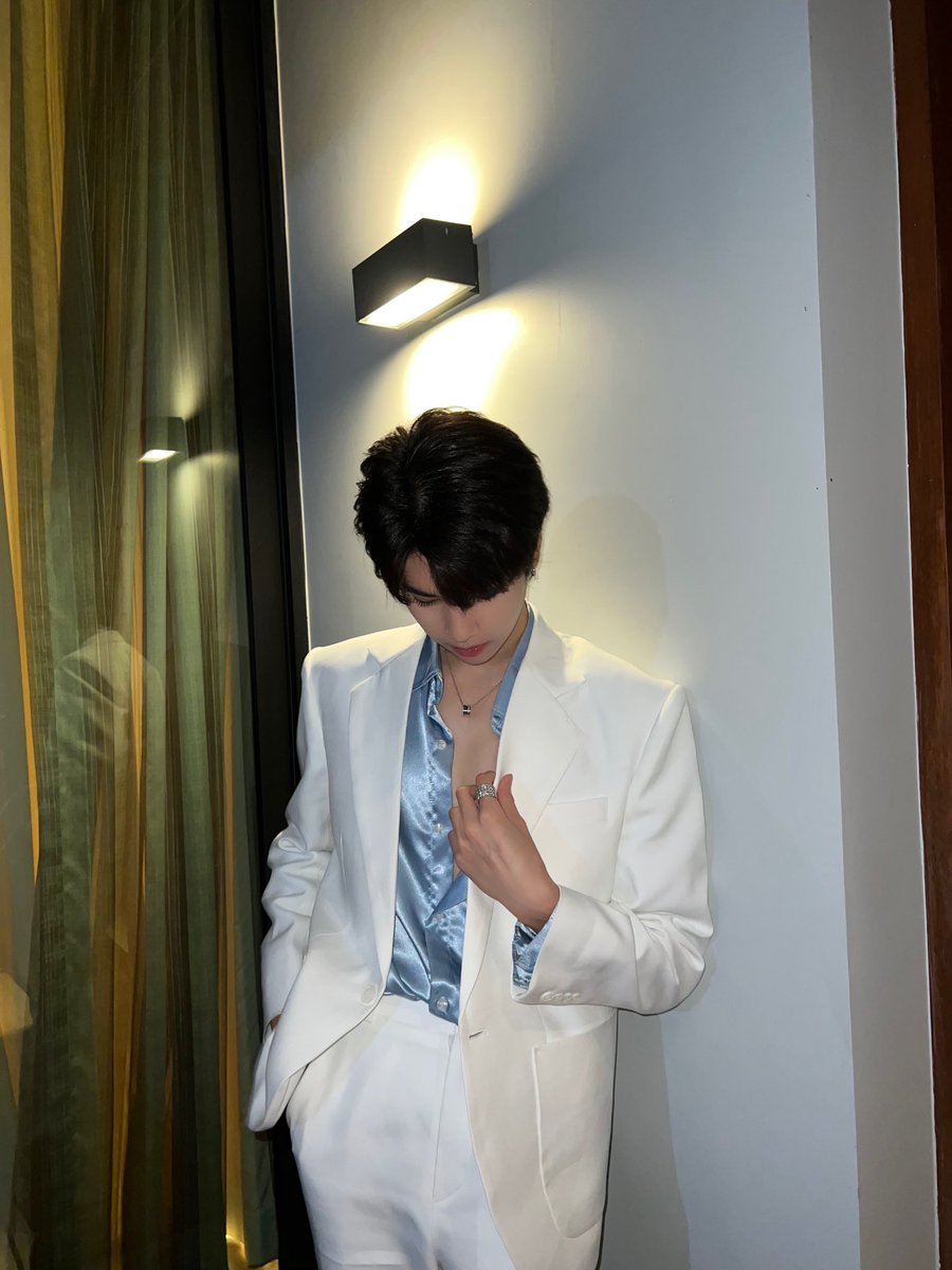 dunknatachai's tweet photo. shine bright like a diamond 💎 https://t.co/KaAt72V8Cj