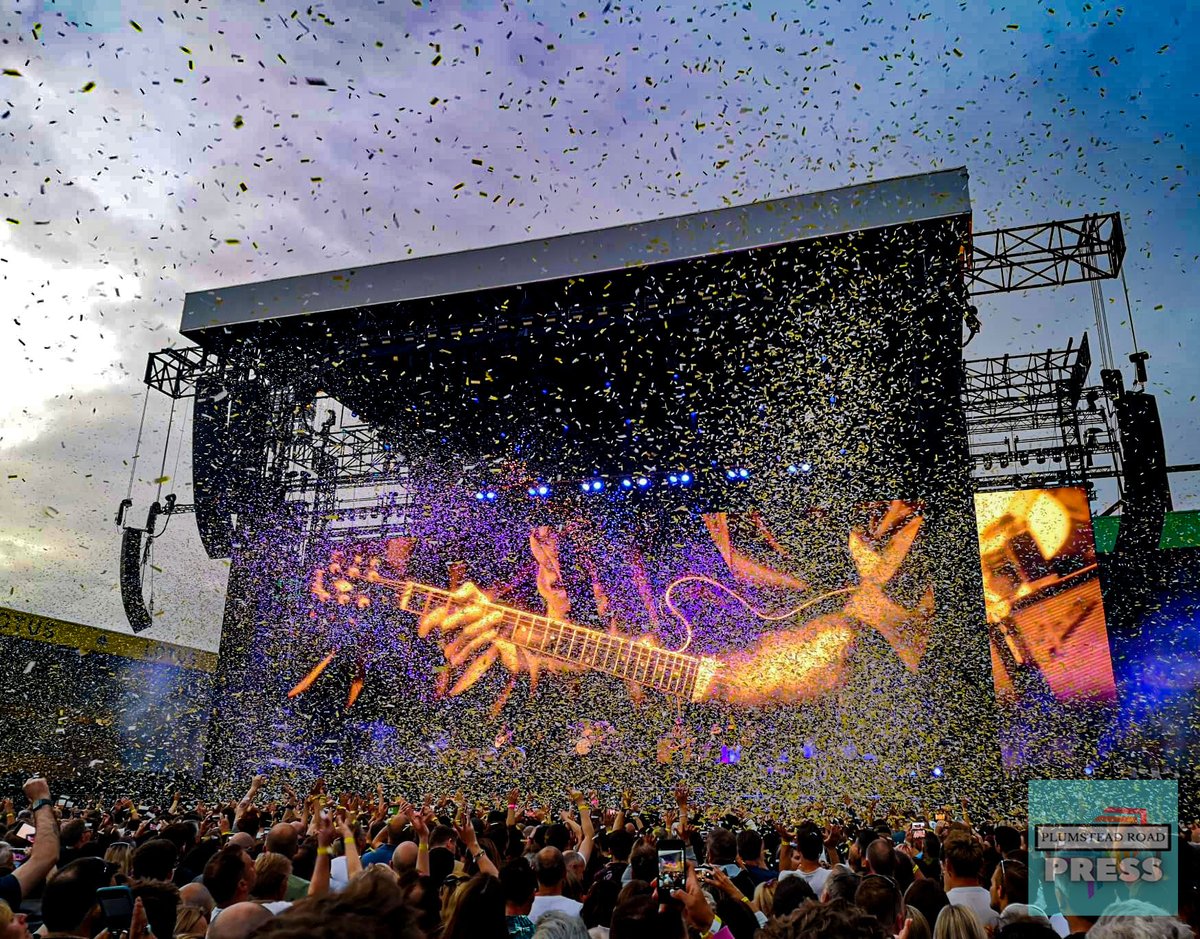 PlumsteadPress's tweet photo. Killed it! 

If you didn’t see @thekillers at Carrow Road on Thursday night, you probably heard them. 

Read the full article here: https://t.co/axBKsq1Vqg

#thekillers #thekillersconcert #Norwich #Norwichevents #visitnorwich #PlumsteadRoadPress #localnews #Thekillersfans https://t.co/9oNBlAgdtU