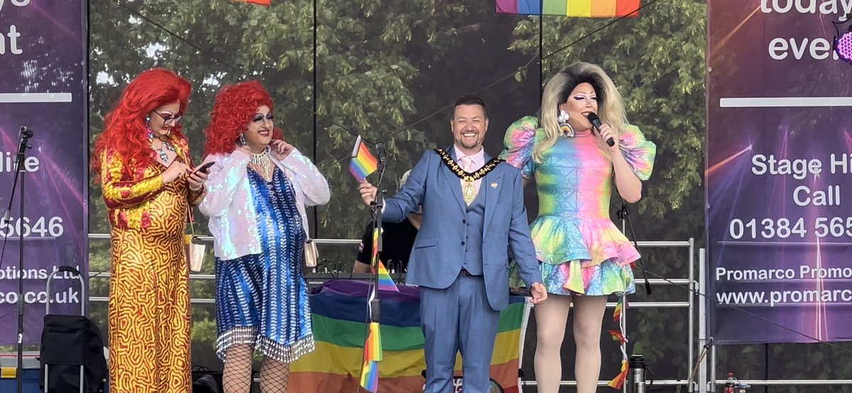 rich4sandwell's tweet photo. A-MAZ-ING! What a fabulous First Sandwell Pride festival. There are some many people to thank for making it an family and community focused event but most of all everyone who celebrated! @sandwellcouncil @VisitSandwell #MayorofSandwell https://t.co/HBC6yjbonl