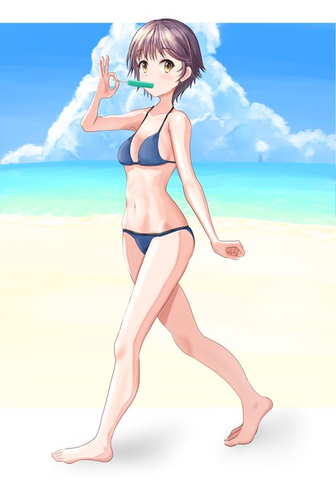 海で注目をあつめてしまうおねーさんの絵です🤞🏻👩🏻‍🦳🤟🏻 