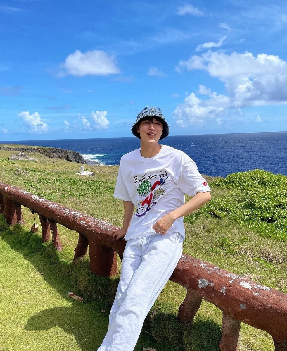 withspeed_'s tweet photo. [Sungmin Instagram update ] 

 I❤️SAIPAN https://t.co/ZyyrjTQxYw