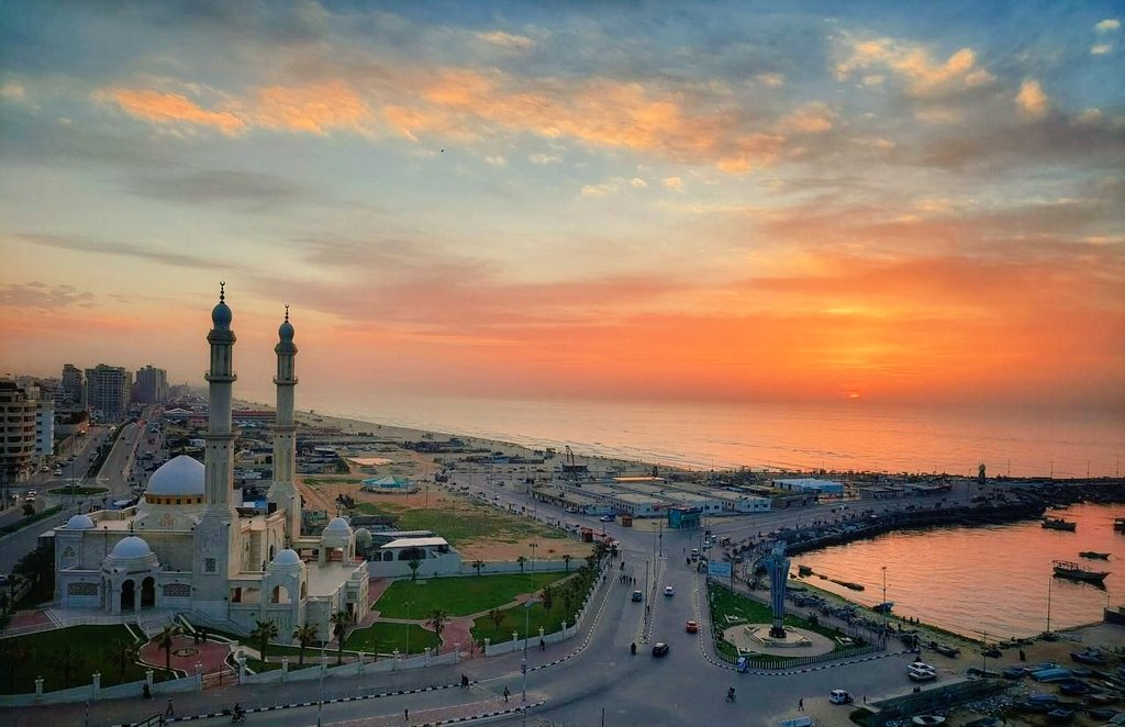 فَن التعاَمُل مع البشر في ثلآث عبارات قرآنيه:
"خُذ العفو ˛ وَ أمر بالمعروف ˛ و أعرض عن الجآھلين" .
#سكربت27