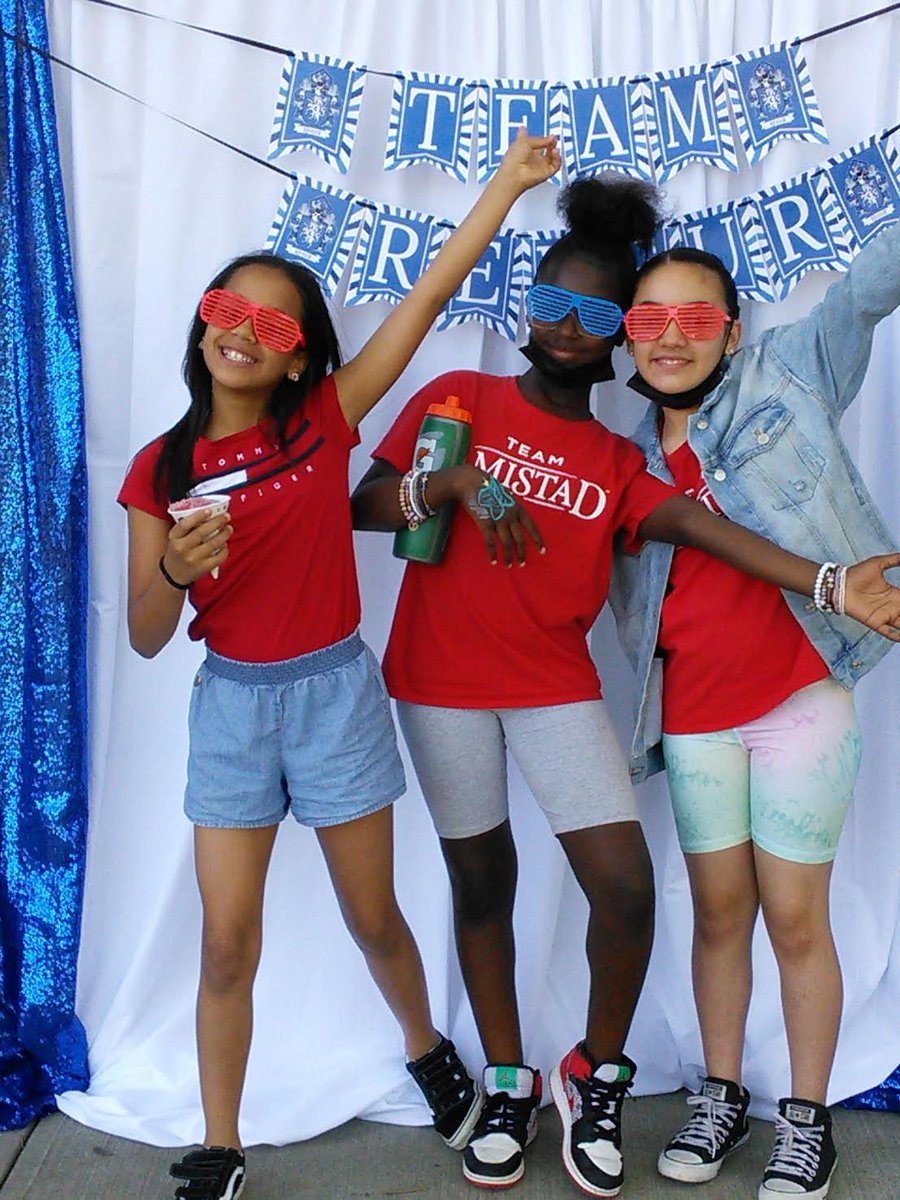 MrsBartuneksAr1's tweet photo. Celebrating #TeamReveur at our end the year House Celebration! #nrcsdchat #nrnt2122 #housesystem @NRCSDistrict @KFelicello  @BenitoHerrero2 @mrs_metress https://t.co/kUP84iSlq0